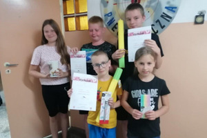  (photo)