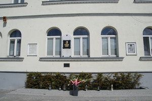  (photo)