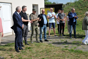  (photo)