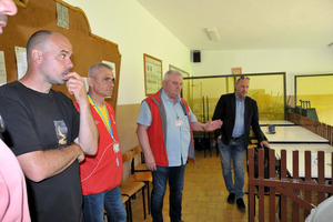  (photo)