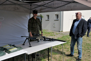  (photo)