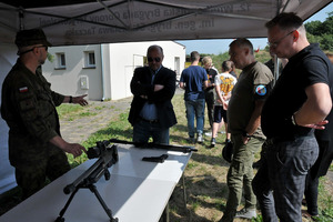  (photo)