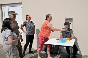  (photo)