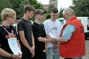  (photo)