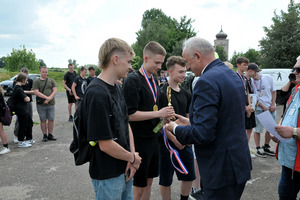  (photo)