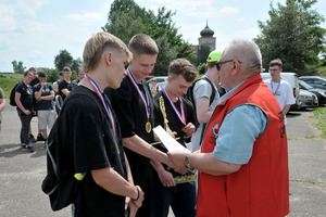  (photo)