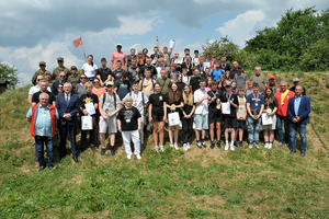  (photo)