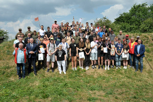  (photo)