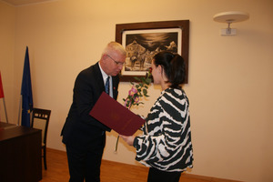  (photo)