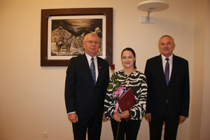  (photo)