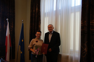  (photo)