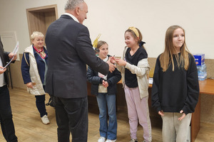  (photo)