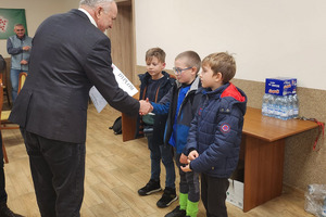  (photo)