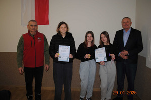  (photo)