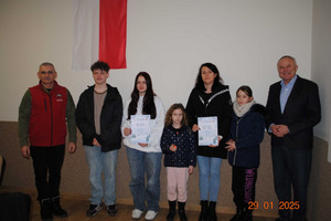  (photo)
