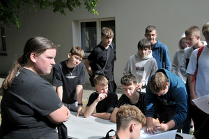  (photo)