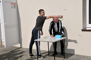  (photo)