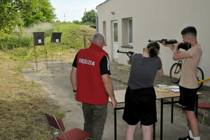  (photo)
