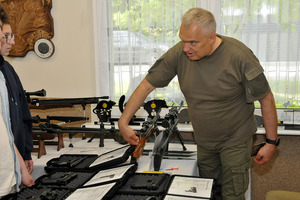  (photo)