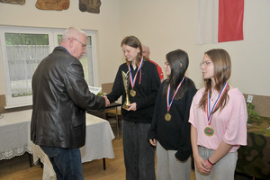  (photo)