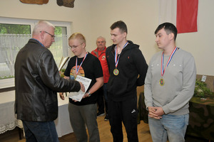  (photo)