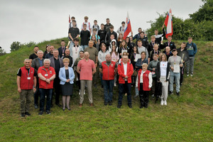  (photo)