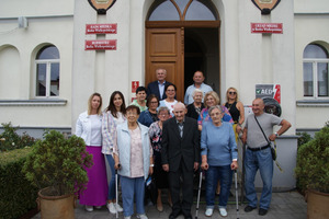  (photo)