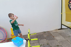  (photo)