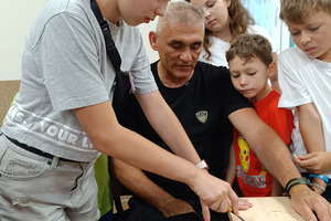  (photo)