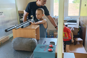  (photo)