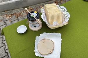  (photo)
