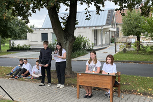  (photo)