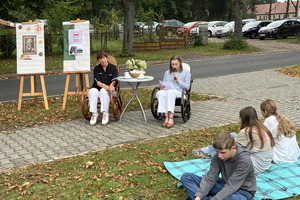  (photo)