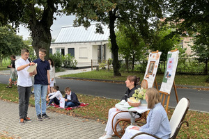  (photo)