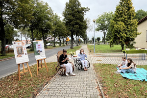  (photo)