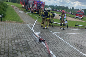  (photo)