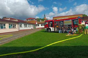  (photo)