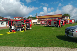  (photo)