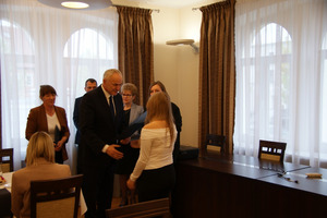  (photo)