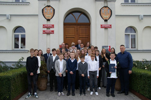  (photo)