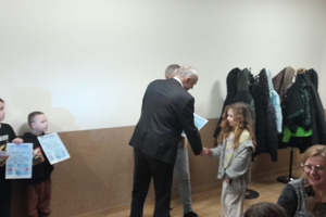  (photo)