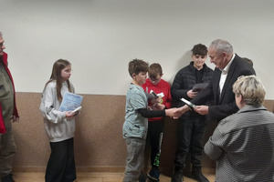  (photo)