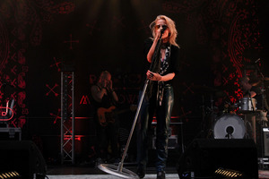  (photo)