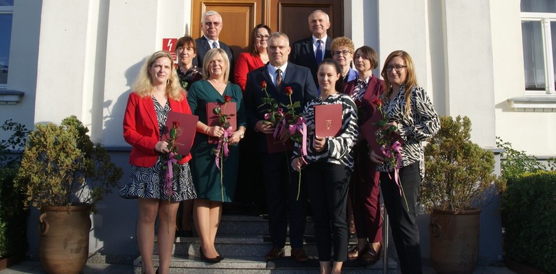 Zdjęcie ilustracyjne wpisu: Nagrody Burmistrza Borku Wielkopolskiego  z okazji Dnia Edukacji Narodowej