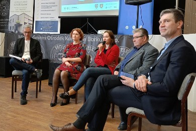 Zdjęcie ilustracyjne wpisu: „TWOJA PRZYSZŁOŚĆ W TWOICH RĘKACH – WYBIERZ MĄDRZE”
