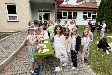 Zdjęcie ilustracyjne wpisu: Narodowe Czytanie w lipowej alei